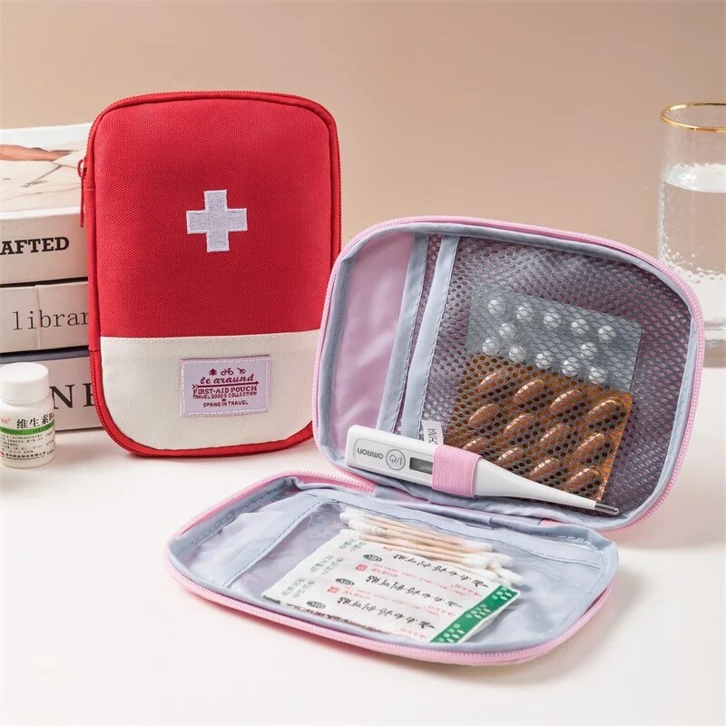 First Aid Bag Kit - Portable Emergency First Aid Kit 3